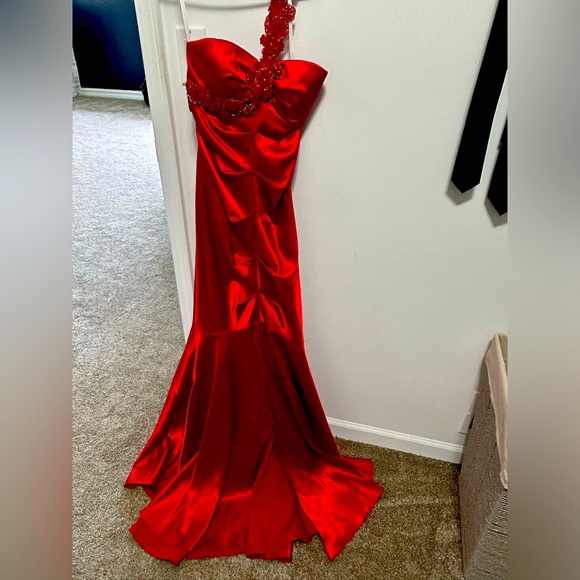 Long Mermaid One Shoulder Dress - Picture 1 of 2